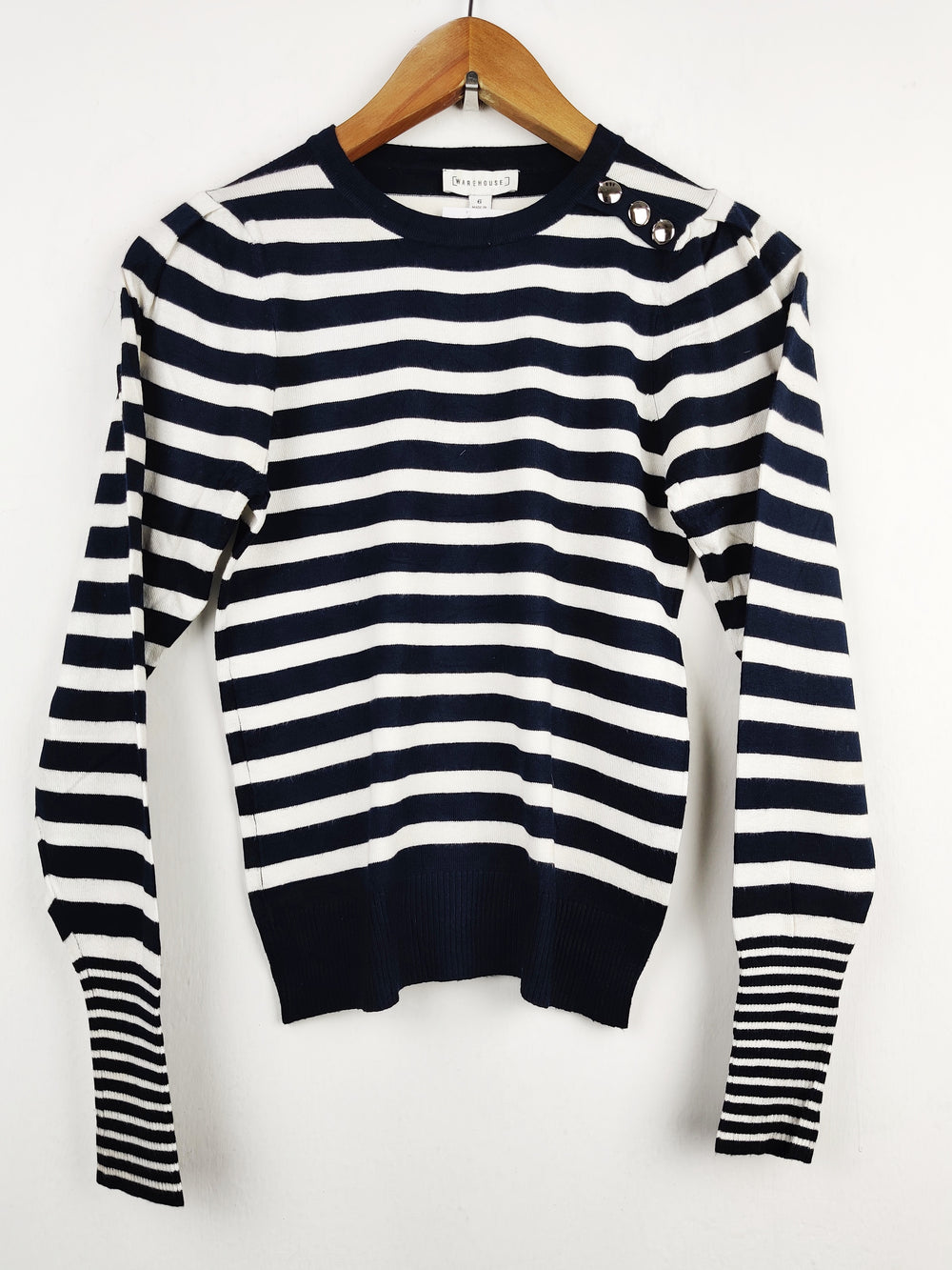 Buy online pre-used pre-loved 100% authentic & Original branded Warehouse (HT-1641) available in Pakistan. Top international brands avilable.