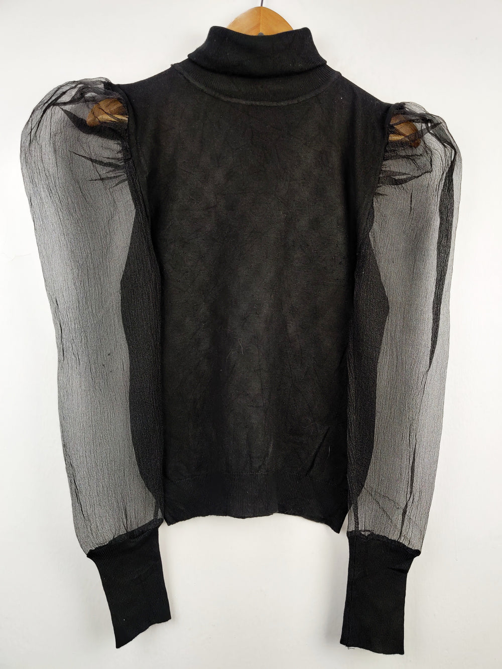 Buy online pre-used pre-loved 100% authentic & Original branded Girl In Mind (HT-1674) available in Pakistan. Top international brands avilable.