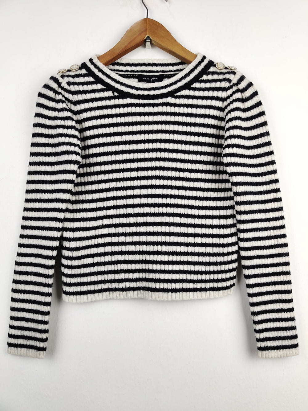 Buy online pre-used pre-loved 100% authentic & Original branded New Look (HT-1696) available in Pakistan. Top international brands avilable.