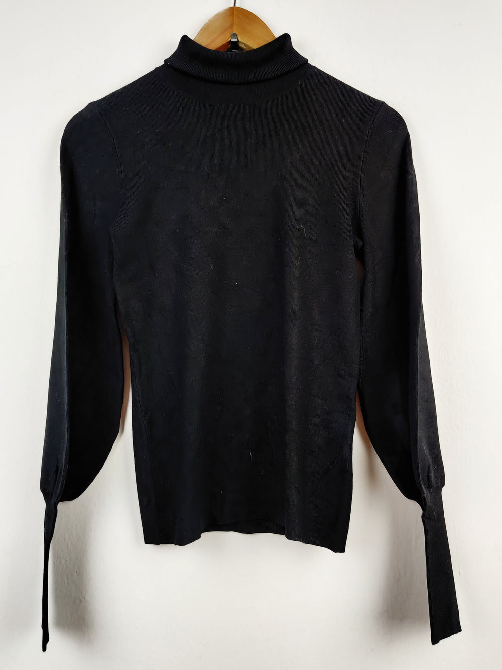 Buy online pre-used pre-loved 100% authentic & Original branded Phase Eight (HT-1706) available in Pakistan. Top international brands avilable.