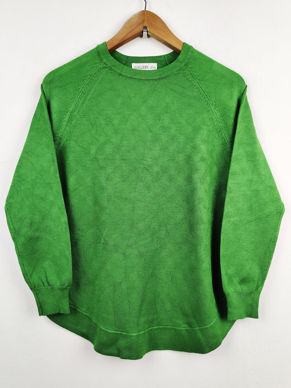 Buy online pre-used pre-loved 100% authentic & Original branded Gallery (HT-1716) available in Pakistan. Top international brands avilable.