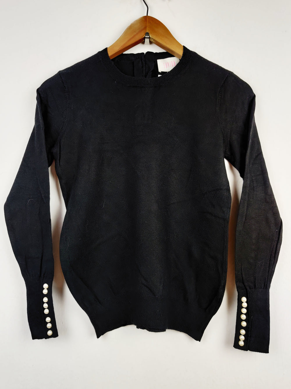 Buy online pre-used pre-loved 100% authentic & Original branded Savida (HT-1754) available in Pakistan. Top international brands avilable.