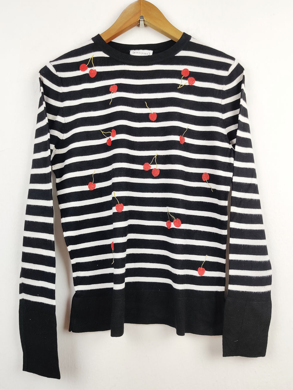 Buy online pre-used pre-loved 100% authentic & Original branded Warehouse (HT-1757) available in Pakistan. Top international brands avilable.