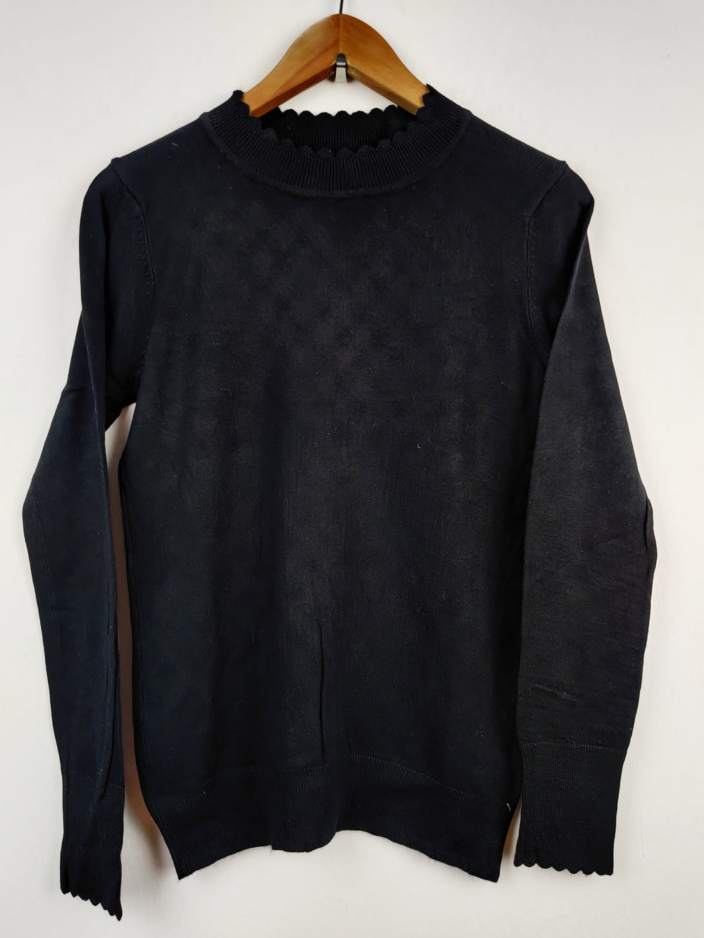 Buy online pre-used pre-loved 100% authentic & Original branded Dunnes Stores (HT-1758) available in Pakistan. Top international brands avilable.