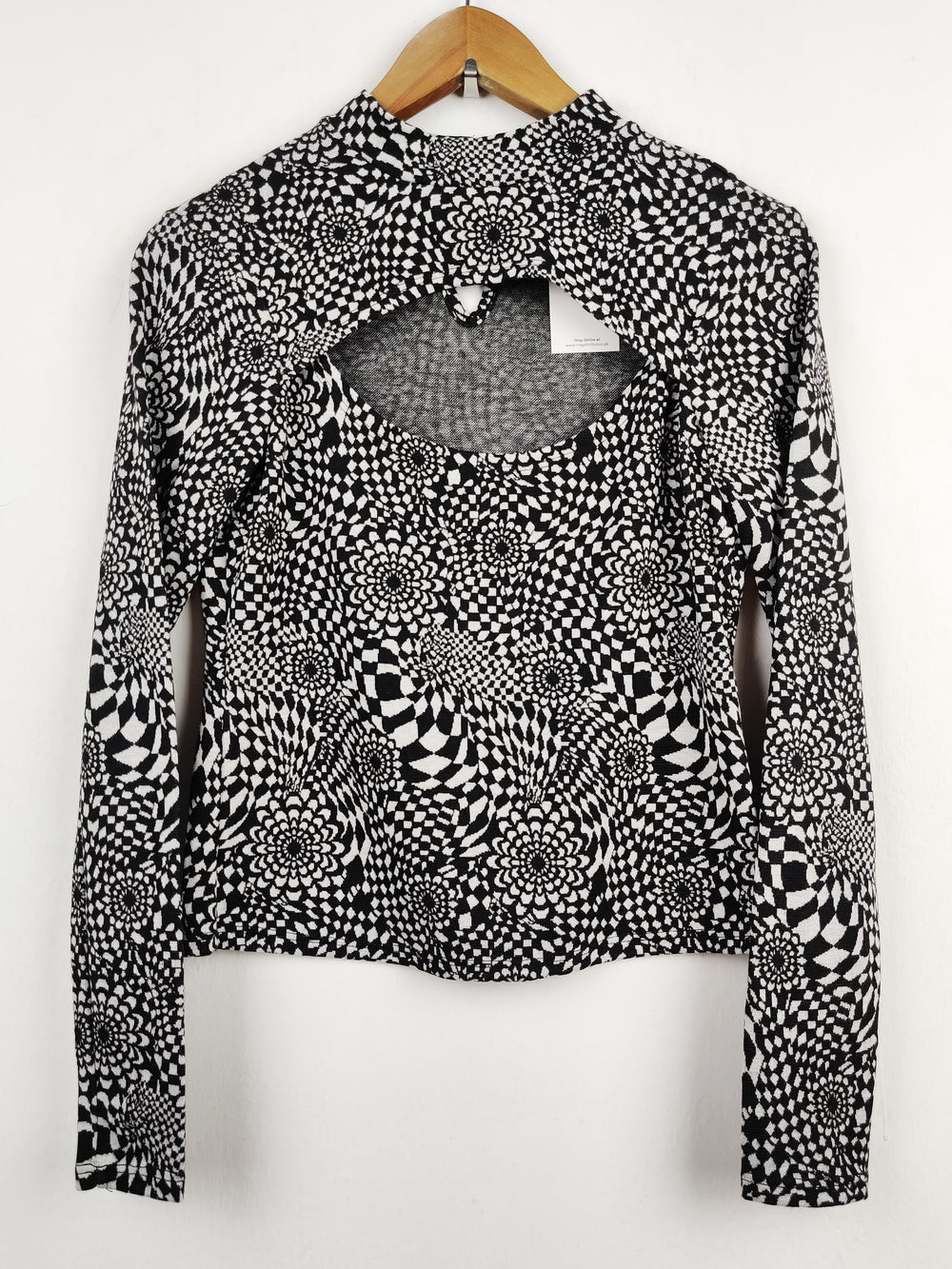 Buy online pre-used pre-loved 100% authentic & Original branded New Look (HT-1813) available in Pakistan. Top international brands avilable.