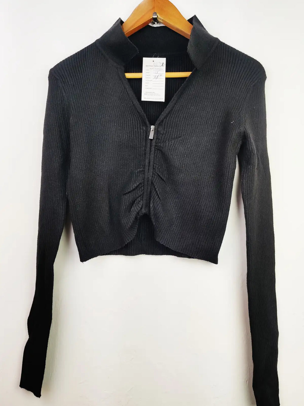 Buy online pre-used pre-loved 100% authentic & Original branded Ma-Kd (HT-1910) available in Pakistan. Top international brands avilable.