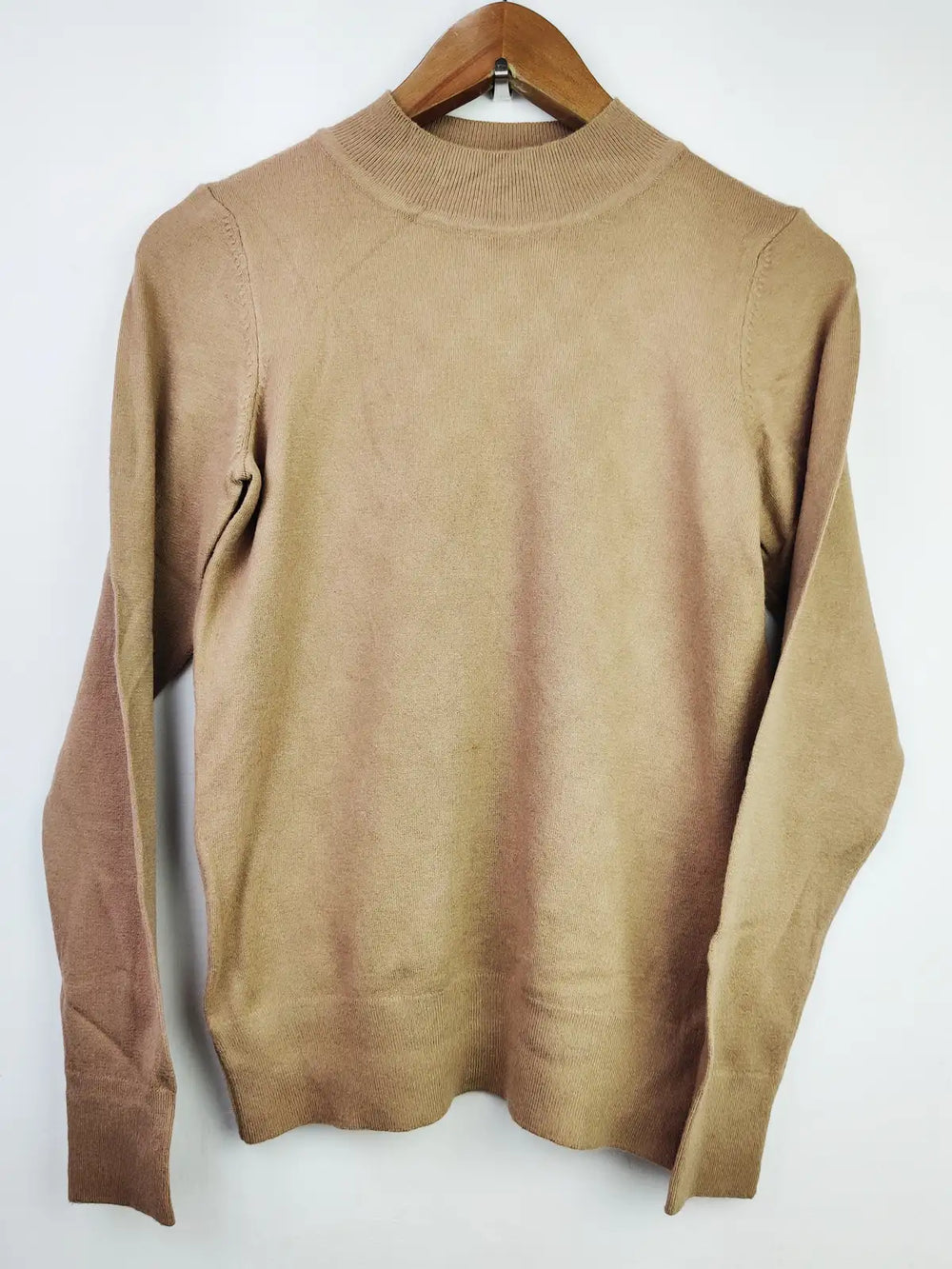 Buy online pre-used pre-loved 100% authentic & Original branded Gallery (HT-1920) available in Pakistan. Top international brands avilable.