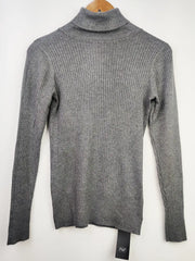 Buy online pre-used pre-loved 100% authentic & Original branded F&F (HT-1931) available in Pakistan. Top international brands avilable.