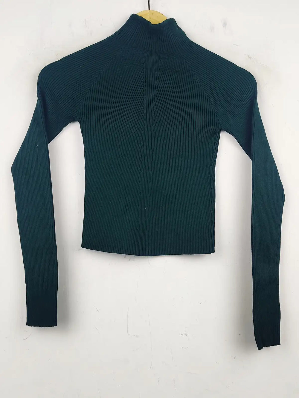 Buy online pre-used pre-loved 100% authentic & Original branded Bershka (HT-1977) available in Pakistan. Top international brands avilable.