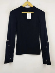 Buy online pre-used pre-loved 100% authentic & Original branded Julien Macdonald (HT-1979) available in Pakistan. Top international brands avilable.