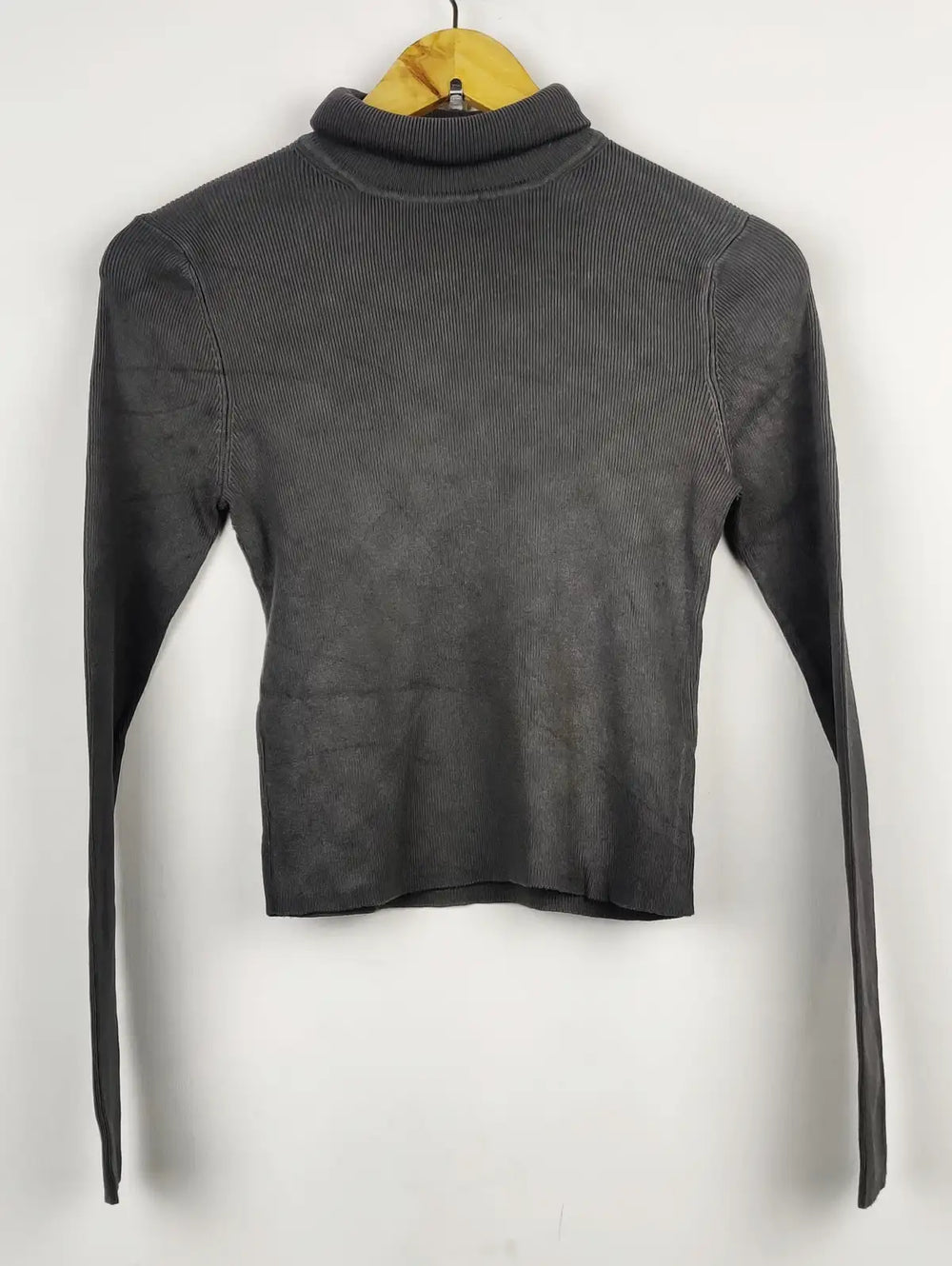 Buy online pre-used pre-loved 100% authentic & Original branded Zara (HT-2040) available in Pakistan. Top international brands avilable.