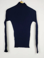 Buy online pre-used pre-loved 100% authentic & Original branded Uniqlo (HT-2094) available in Pakistan. Top international brands avilable.