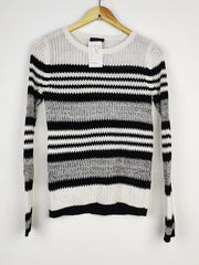 Buy online pre-used pre-loved 100% authentic & Original branded Topshop (HT-2149) available in Pakistan. Top international brands avilable.