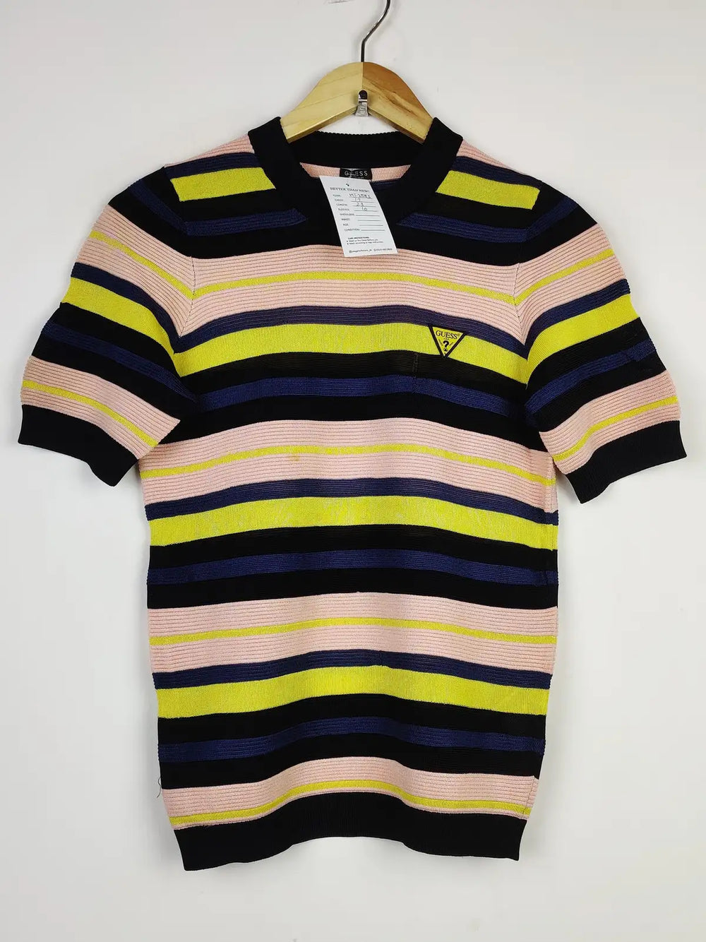 Buy online pre-used pre-loved 100% authentic & Original branded Guess (HT-2583) available in Pakistan. Top international brands avilable.