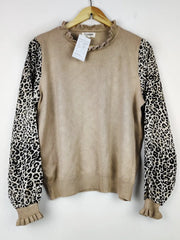 Buy online pre-used pre-loved 100% authentic & Original branded Unknown Brand (HT-2738) available in Pakistan. Top international brands avilable.