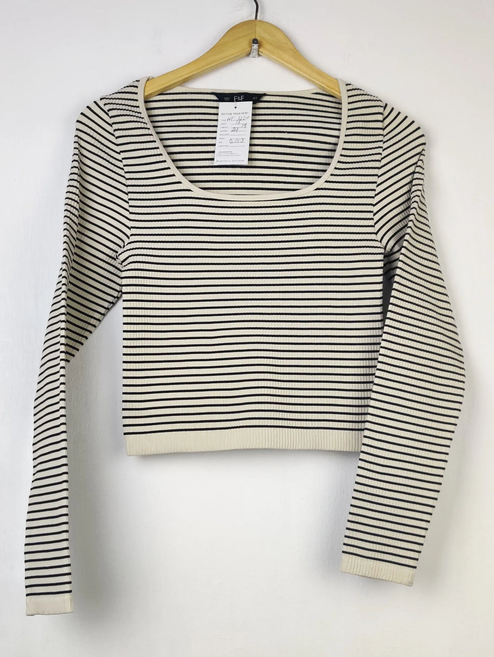 Buy online pre-used pre-loved 100% authentic & Original branded H&M (HT-3120) available in Pakistan. Top international brands avilable.