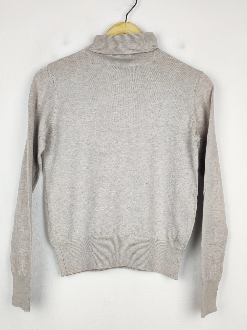 Buy online pre-used pre-loved 100% authentic & Original branded H&M (HT-3414) available in Pakistan. Top international brands avilable.
