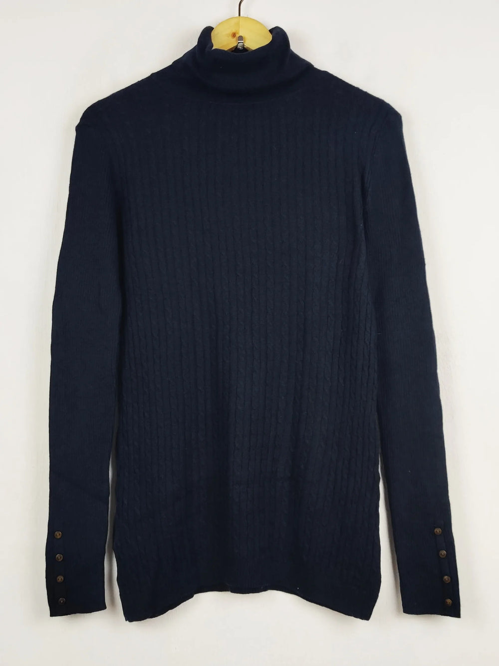 Buy online pre-used pre-loved 100% authentic & Original branded Laura Ashley (HT-3531) available in Pakistan. Top international brands avilable.
