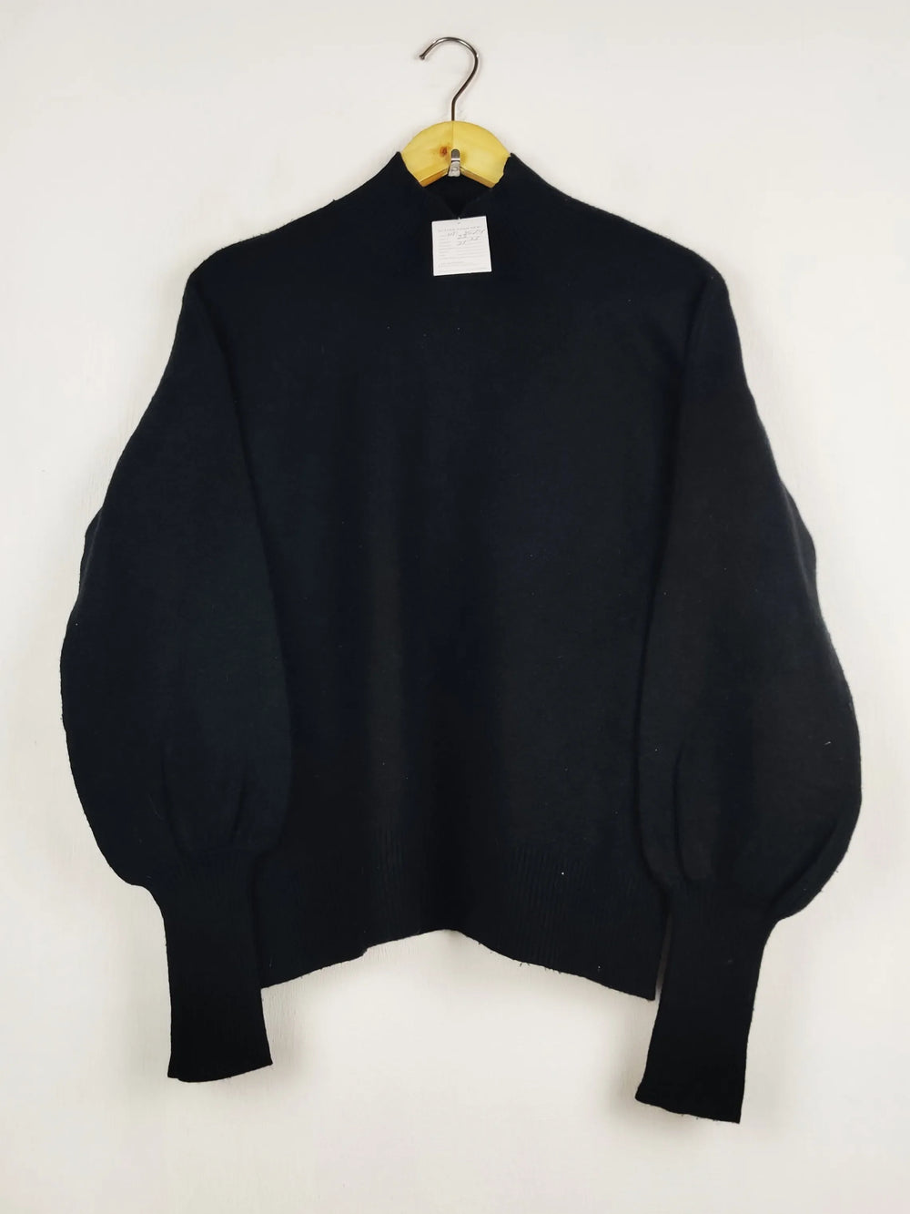 Buy online pre-used pre-loved 100% authentic & Original branded Rachel Zoe (HT-3574) available in Pakistan. Top international brands avilable.