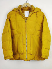 Buy online pre-used pre-loved 100% authentic & Original branded Zara (JKT-1003) available in Pakistan. Top international brands avilable.