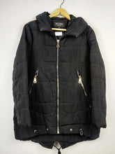 Buy online pre-used pre-loved 100% authentic & Original branded Ednee (JKT-1004) available in Pakistan. Top international brands avilable.