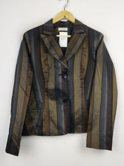 Buy online pre-used pre-loved 100% authentic & Original branded Comma (JKT-1009) available in Pakistan. Top international brands avilable.