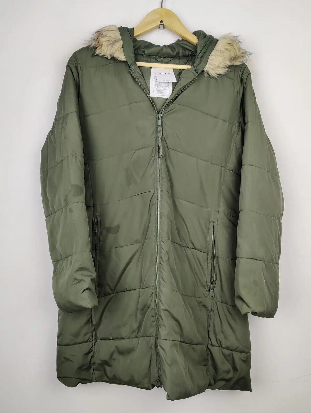 Buy online pre-used pre-loved 100% authentic & Original branded Gap (JKT-1018) available in Pakistan. Top international brands avilable.