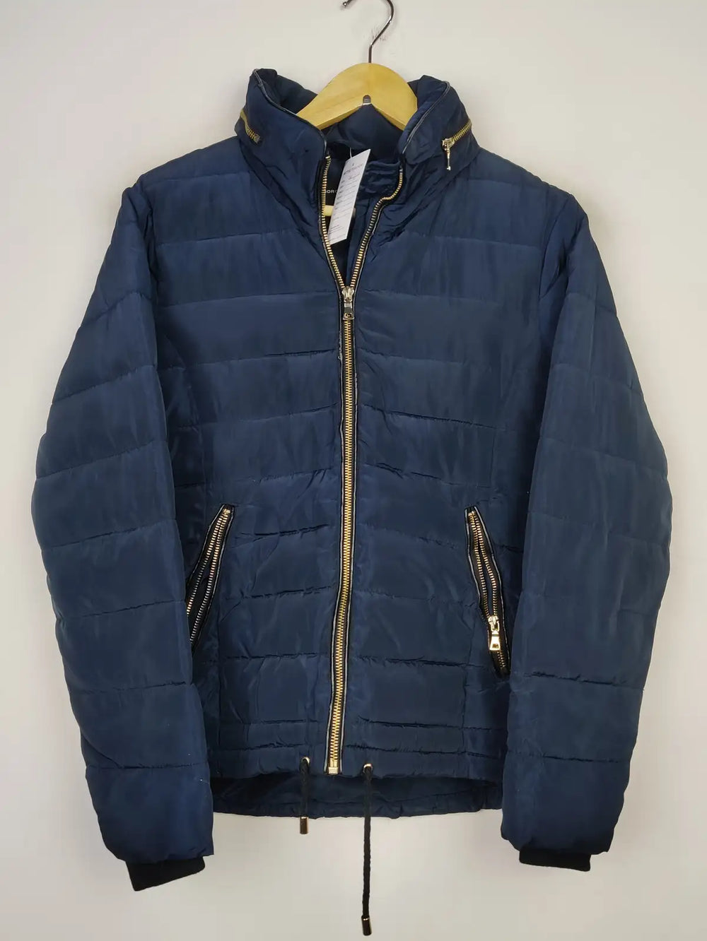 Buy online pre-used pre-loved 100% authentic & Original branded Dorothy Perkins (JKT-1038) available in Pakistan. Top international brands avilable.