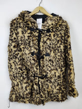 Buy online pre-used pre-loved 100% authentic & Original branded Haodoyi (JKT-1047) available in Pakistan. Top international brands avilable.