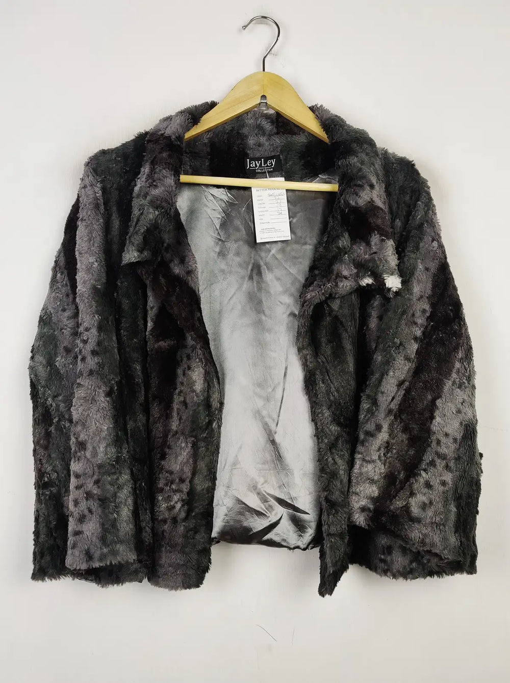 Buy online pre-used pre-loved 100% authentic & Original branded Jayley (JKT-1052) available in Pakistan. Top international brands avilable.