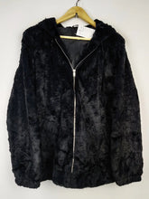 Buy online pre-used pre-loved 100% authentic & Original branded New Look (JKT-1053) available in Pakistan. Top international brands avilable.