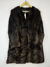 Buy online pre-used pre-loved 100% authentic & Original branded Biba (JKT-1055) available in Pakistan. Top international brands avilable.