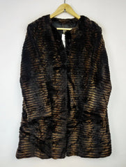 Buy online pre-used pre-loved 100% authentic & Original branded Biba (JKT-1055) available in Pakistan. Top international brands avilable.