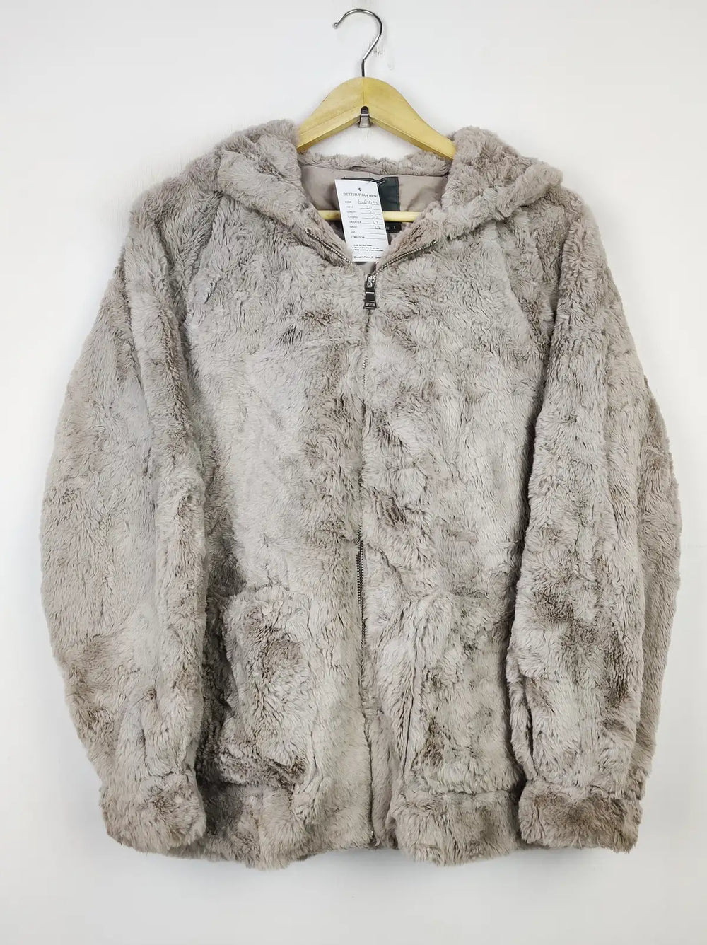 Buy online pre-used pre-loved 100% authentic & Original branded Papaya (JKT-1057) available in Pakistan. Top international brands avilable.