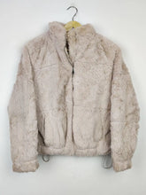 Buy online pre-used pre-loved 100% authentic & Original branded New Look (JKT-1060) available in Pakistan. Top international brands avilable.