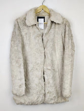 Buy online pre-used pre-loved 100% authentic & Original branded Dorothy Perkins (JKT-1065) available in Pakistan. Top international brands avilable.