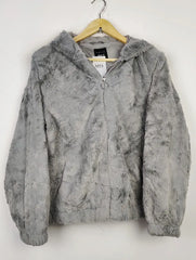 Buy online pre-used pre-loved 100% authentic & Original branded New Look (JKT-1075) available in Pakistan. Top international brands avilable.