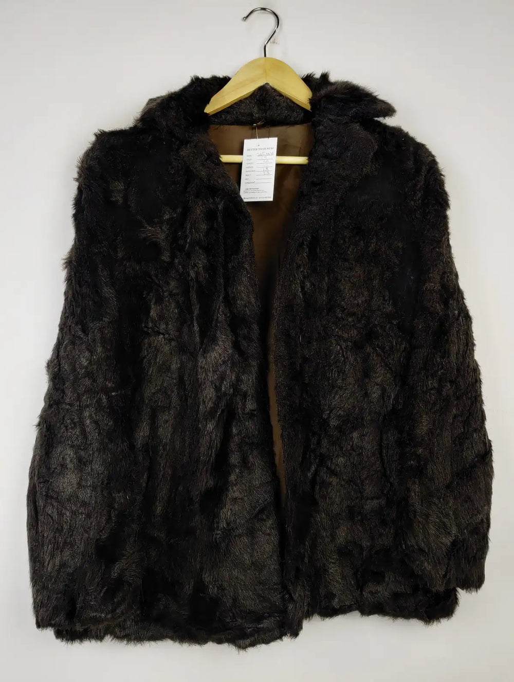 Buy online pre-used pre-loved 100% authentic & Original branded Unknown Brand (JKT-1076) available in Pakistan. Top international brands avilable.