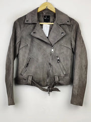 Buy online pre-used pre-loved 100% authentic & Original branded New Look (JKT-1088) available in Pakistan. Top international brands avilable.