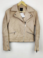 Buy online pre-used pre-loved 100% authentic & Original branded New Look (JKT-1109) available in Pakistan. Top international brands avilable.