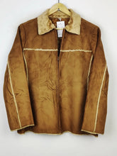 Buy online pre-used pre-loved 100% authentic & Original branded Unknown Brand (JKT-1111) available in Pakistan. Top international brands avilable.