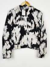 Buy online pre-used pre-loved 100% authentic & Original branded H&M (JKT-1280) available in Pakistan. Top international brands avilable.