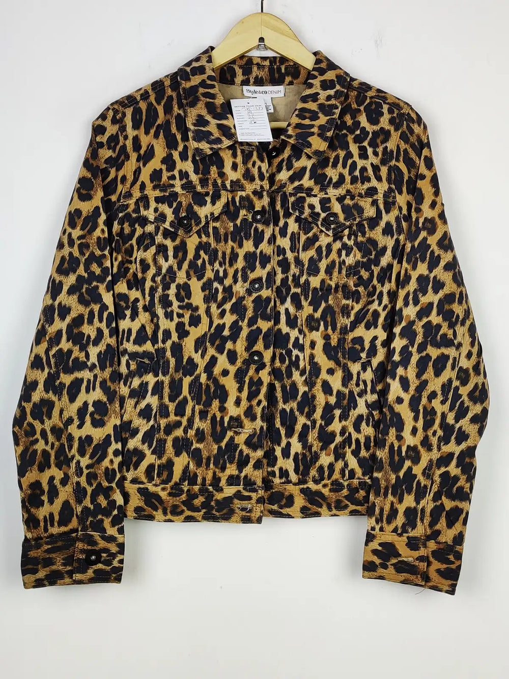 Buy online pre-used pre-loved 100% authentic & Original branded Style & Co (JKT-1333) available in Pakistan. Top international brands avilable.