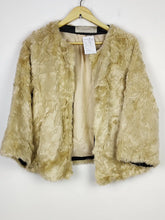 Buy online pre-used pre-loved 100% authentic & Original branded Zara (JKT-1343) available in Pakistan. Top international brands avilable.