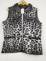 Buy online pre-used pre-loved 100% authentic & Original branded Regatta (JKT-1511) available in Pakistan. Top international brands avilable.