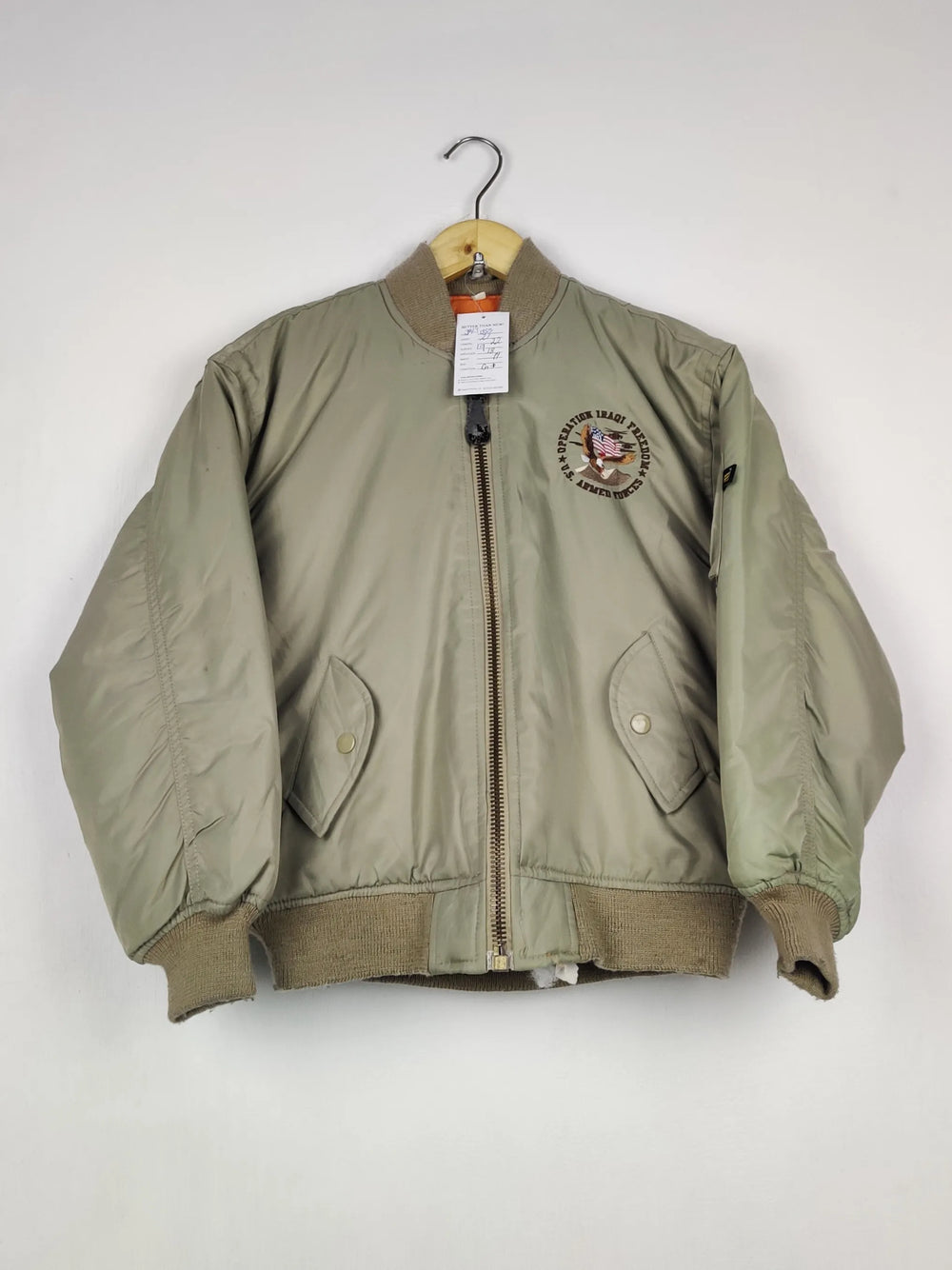 Buy online pre-used pre-loved 100% authentic & Original branded Unknown Brand (JKT-1555) available in Pakistan. Top international brands avilable.