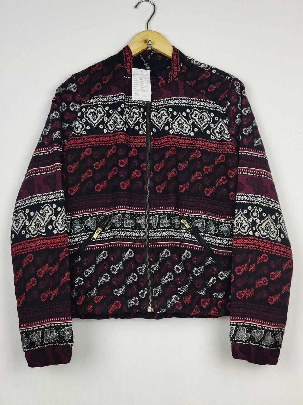 Buy online pre-used pre-loved 100% authentic & Original branded Atmosphere (JKT-1559) available in Pakistan. Top international brands avilable.