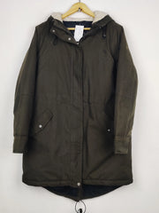 Buy online pre-used pre-loved 100% authentic & Original branded Q&Sdb (JKT-1570) available in Pakistan. Top international brands avilable.