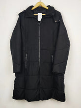 Buy online pre-used pre-loved 100% authentic & Original branded Unknown Brand (JKT-1575) available in Pakistan. Top international brands avilable.