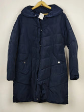 Buy online pre-used pre-loved 100% authentic & Original branded Steve Madden (JKT-1582) available in Pakistan. Top international brands avilable.